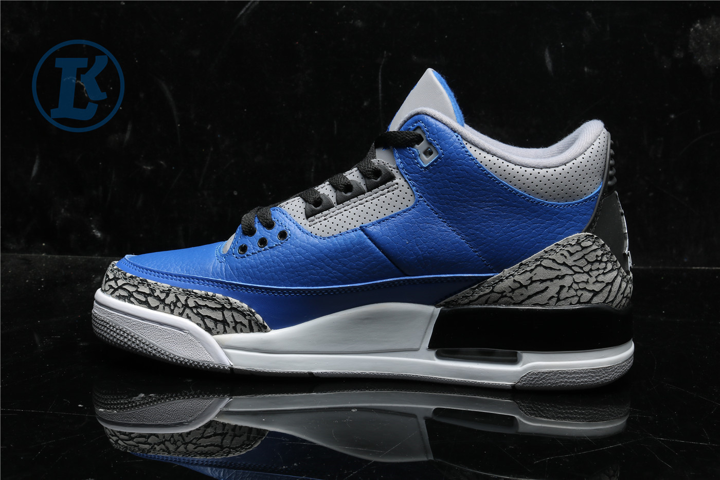 Air Jordan 3 “Varsity Royal”
